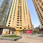 Leen Homes-Jbr -Spacious 4 Bedroom Apartment