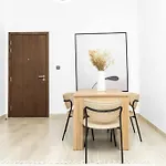Unique Apt With Private Jacuzzi In Dubai