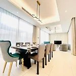 Vip 5 Bedroom Private Pool Lift Luxury Stay