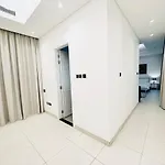 Vip 5 Bedroom Private Pool Lift Luxury Stay