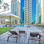 Huge And Nice Apartment In Marina!