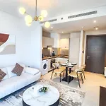 Stay By Latinem Luxury 1Br Holiday Home Cv A2210 Near Burj Khalifa