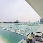 Livbnb - Lush 3 Bedroom With Marina And City Skyline Views