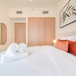 Classic 1Br At Harbour Views Tower 1 By Deluxe Holiday Homes
