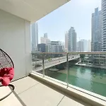 Walk To The Beach - Sparkle Towers With Marina Views