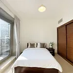Walk To The Beach - Sparkle Towers With Marina Views