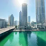 Walk To The Beach - Sparkle Towers With Marina Views
