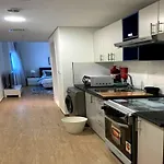 Super Oyo 1029 Home 1 Bed Room Apartment The Nook 2