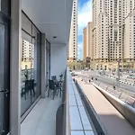 Lush Tropical Getaway In Dubai Marina
