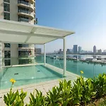 Vayk - Stunning Two Bedroom With Private Beach Access