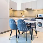 Fully Furnished 2 Bed With Burj Views, Hosted By Desert City Stays