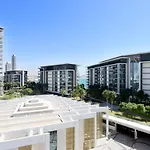Livbnb - Alluring 3Br+1 W/Sea & Ain Dubai View