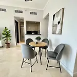 Stunning Apartment With Balcony Marina View