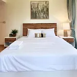 Apartment By The Beach In Bahar, Jbr Dubai
