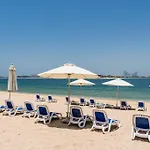 Palm Jumeirah Spacious 1 Bed Private Beach