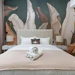 J One Tower Luxury Apartments From Estate Home Holiday