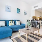 Fully Furnished One Bed In Al Jadaf, Hosted By Desert City Stays