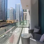 Sleek 1 Bedroom With Views Of Dubai Marina