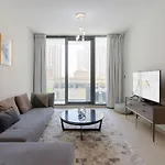 Sleek 1 Bedroom With Views Of Dubai Marina