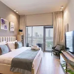 Modern Studio In Park View Tower Jvc