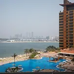 Tiara Residence Palm Jumeirah 1Br Sea & Burj Al Arab View , Private Beach, Pool