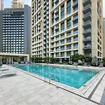 Amazing Apartment Next To Dubai Mall 160Br-2