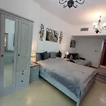Diamond 2 Tower Marina Apartment