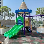 Frank Porter - Golf Promenade 3A