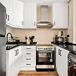 Luxury Apartment At Discovery