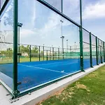 Studio In Golf Vista, Damac Hills - Host & Stay