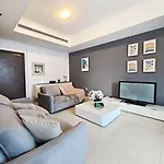 Luxury Botanica Apartment 268