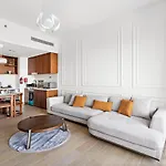 Welhome - Mesmerizing Sea & Burj Khalifa Views Apt At La Voile