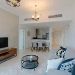 Fantastic View L Great Amenities L Superb Location