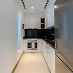 Luxe Nautical Style Apartment 2 Bd In Vida Yacht Club
