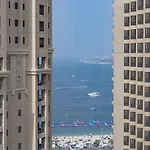 Dubai Marina Apartment With Sea View, Pool And Gym
