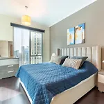 Dubai Marina Apartment With Sea View, Pool And Gym