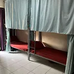 Sush Hostel Near Sharaf Dg And Burjuman Metro Stations