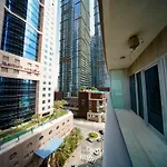 Luton Vacation Homes -Sea View -Damac Heights, Dubai Marina -90Ab2