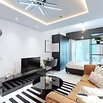 Earthy & Sharp - Studio With Lake View - Jlt