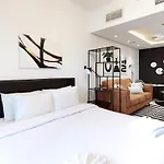 Earthy & Sharp - Studio With Lake View - Jlt
