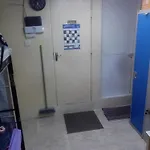 White Moon Men\'S Hostel