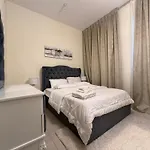 Luxury Apartment 3 Beds Marina View