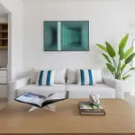 Stunning 2 Bedroom Apartment With Burj Views In Walking Distance To Dubai Mall