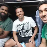 White Moon Men\'S Hostel