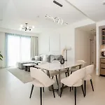 Top Floor 2-Bedroom Apartment With City Views 179Bc-2