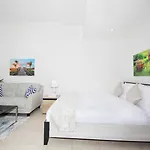Cozy Comfy Studio In Heart Of Dubai