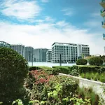 Amazing 1 Bedroom Lake View With Balcony Dubai