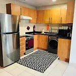Amazing 1 Bedroom Apt In Marina