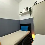 Partition Room 5 Mins To Mashreq Metro