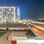 Phineek Vacation Home Luxury One Bedroom Apartment In Damac Hills 2
